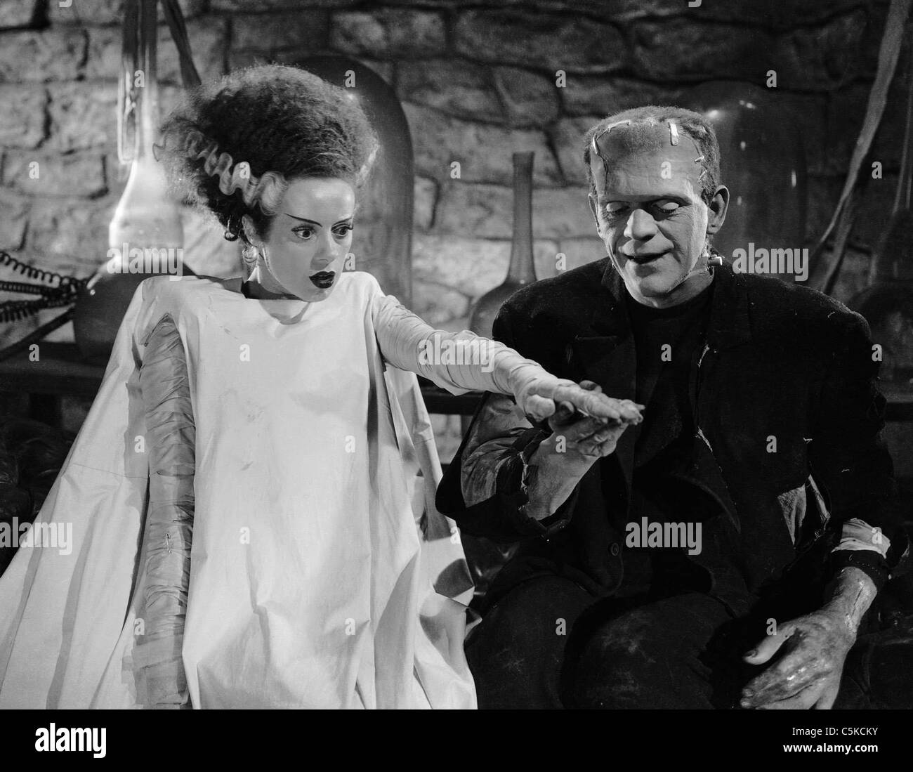 Braut von Frankenstein Jahr: 1935 USA Regie: James Whale Elsa Lanchester, Boris Karloff Stockfoto
