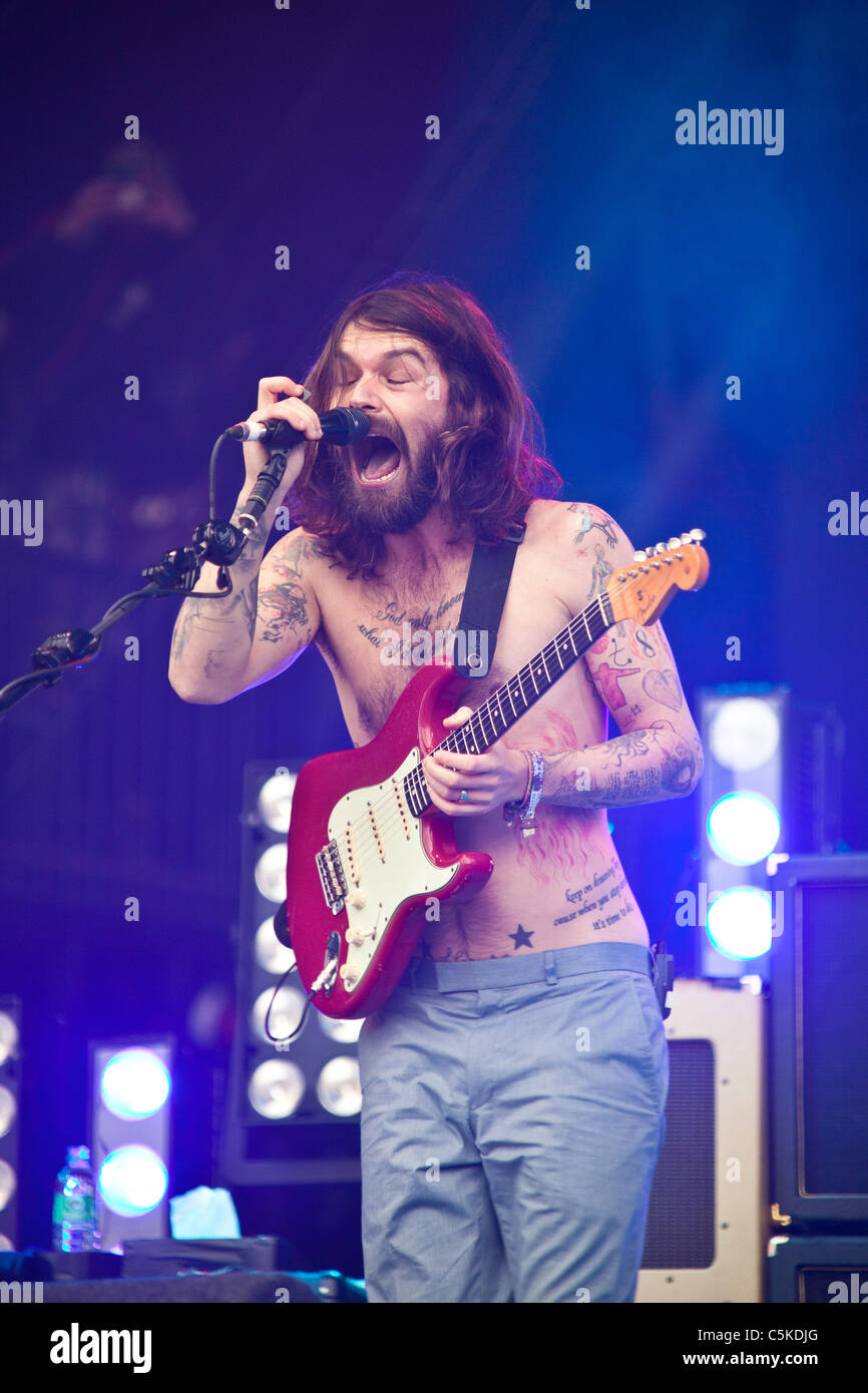 Biffy Clyro durchführen auf der Pyramide Bühne, Glastonbury Festival 2011, Somerset, England, Vereinigtes Königreich. Stockfoto