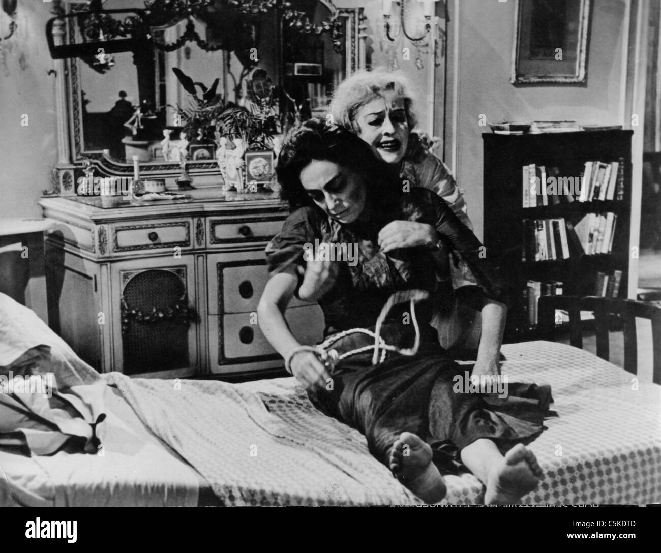 Was geschah überhaupt Baby Jane? Jahr: 1962 - USA Joan Crawford und Bette Davis Regie: Robert Aldrich Stockfoto