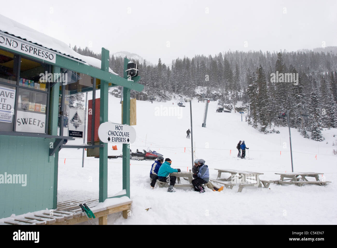 Kaffeepause in Taos Ski Valley Stockfoto