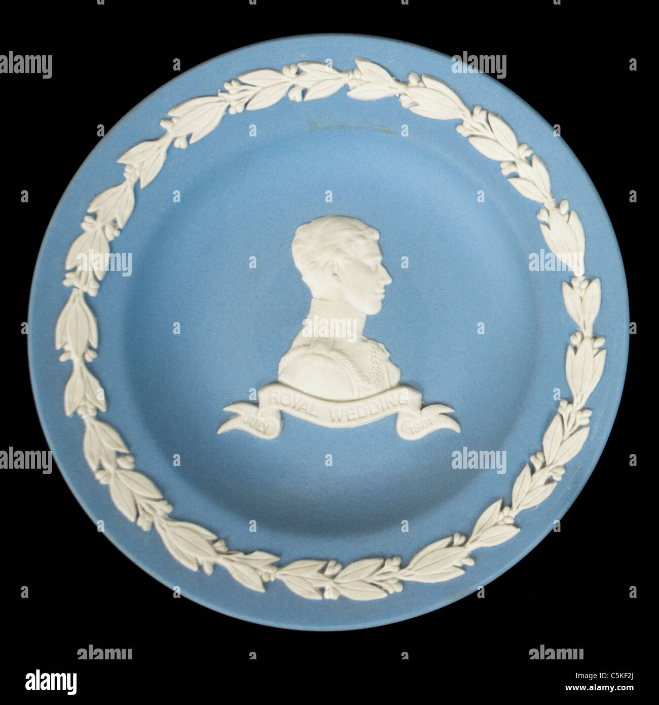 Wedgwood blau Jasperware Platte zum Gedenken an die Hochzeit von Prinz Charles und Lady Diana Spencer (29. Juli 1981) Stockfoto