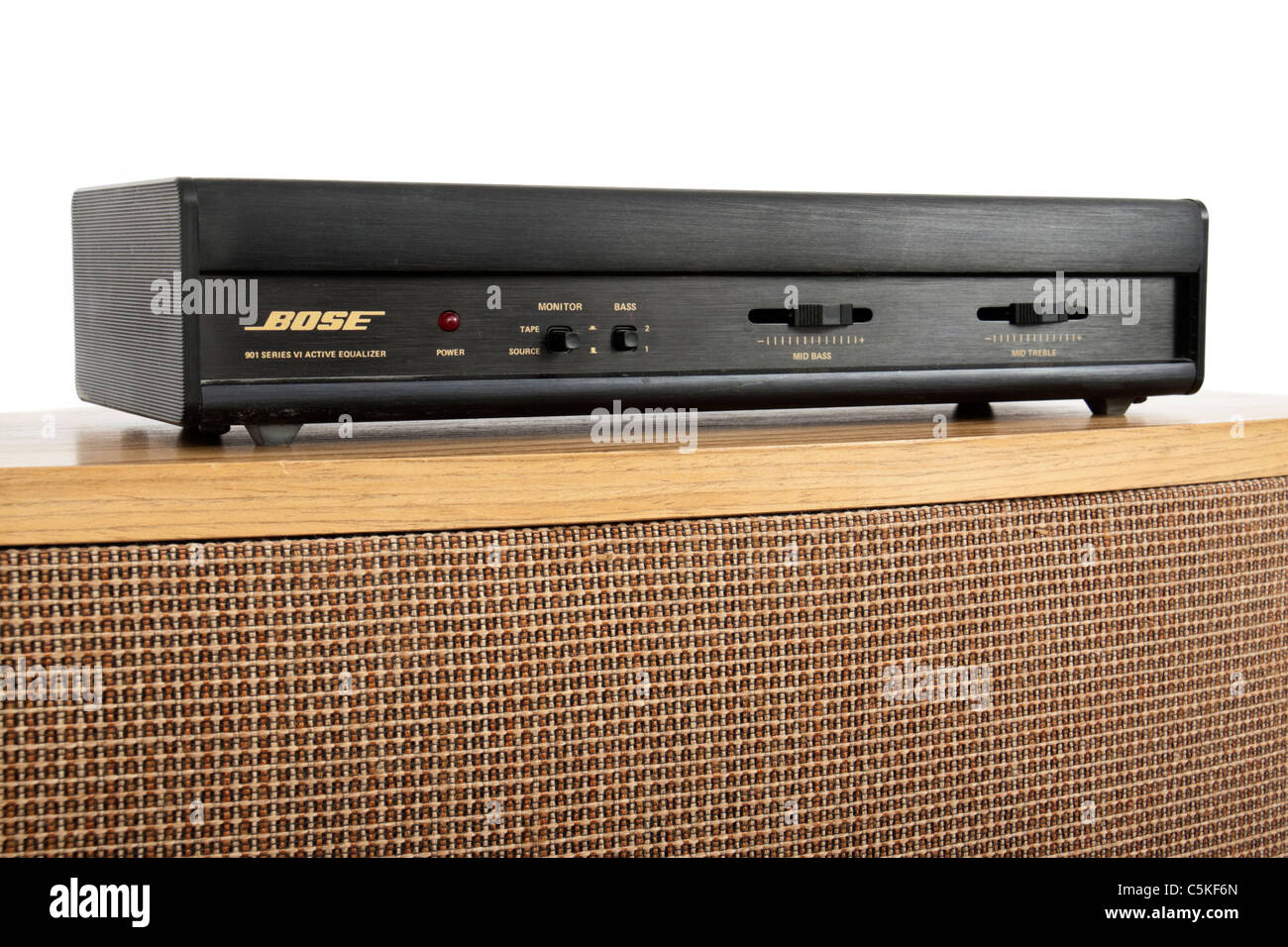 Bose 901 Serie VI direkt / reflektierenden Lautsprecher von 1987 mit passenden Active Equalizer an der Spitze Stockfoto