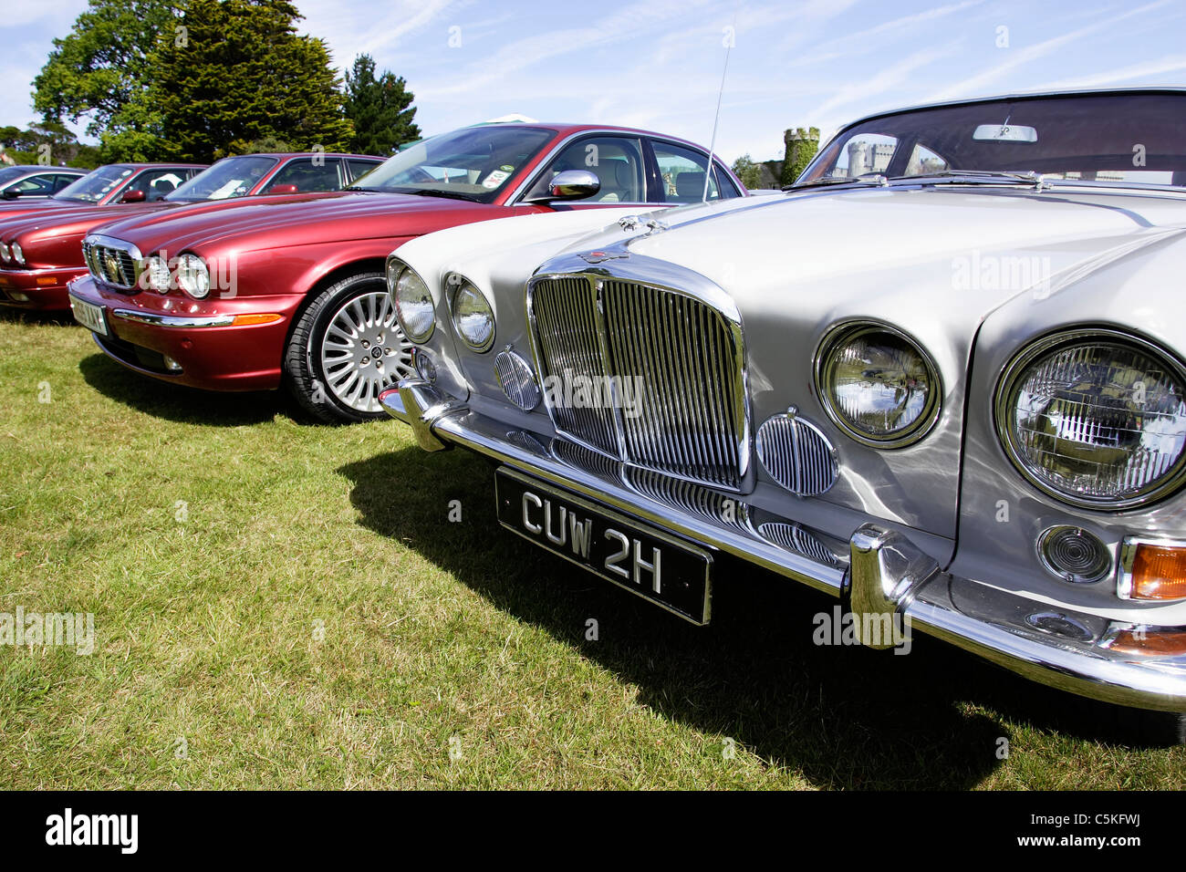 Klassische Jaguar-Limousinen zu einem Classic Car Show in Nord-Wales Stockfoto