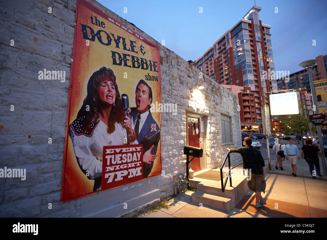 die Doyle und Debbie zeigen Plakat an der Station Inn Nashville Tennessee usa Stockfoto