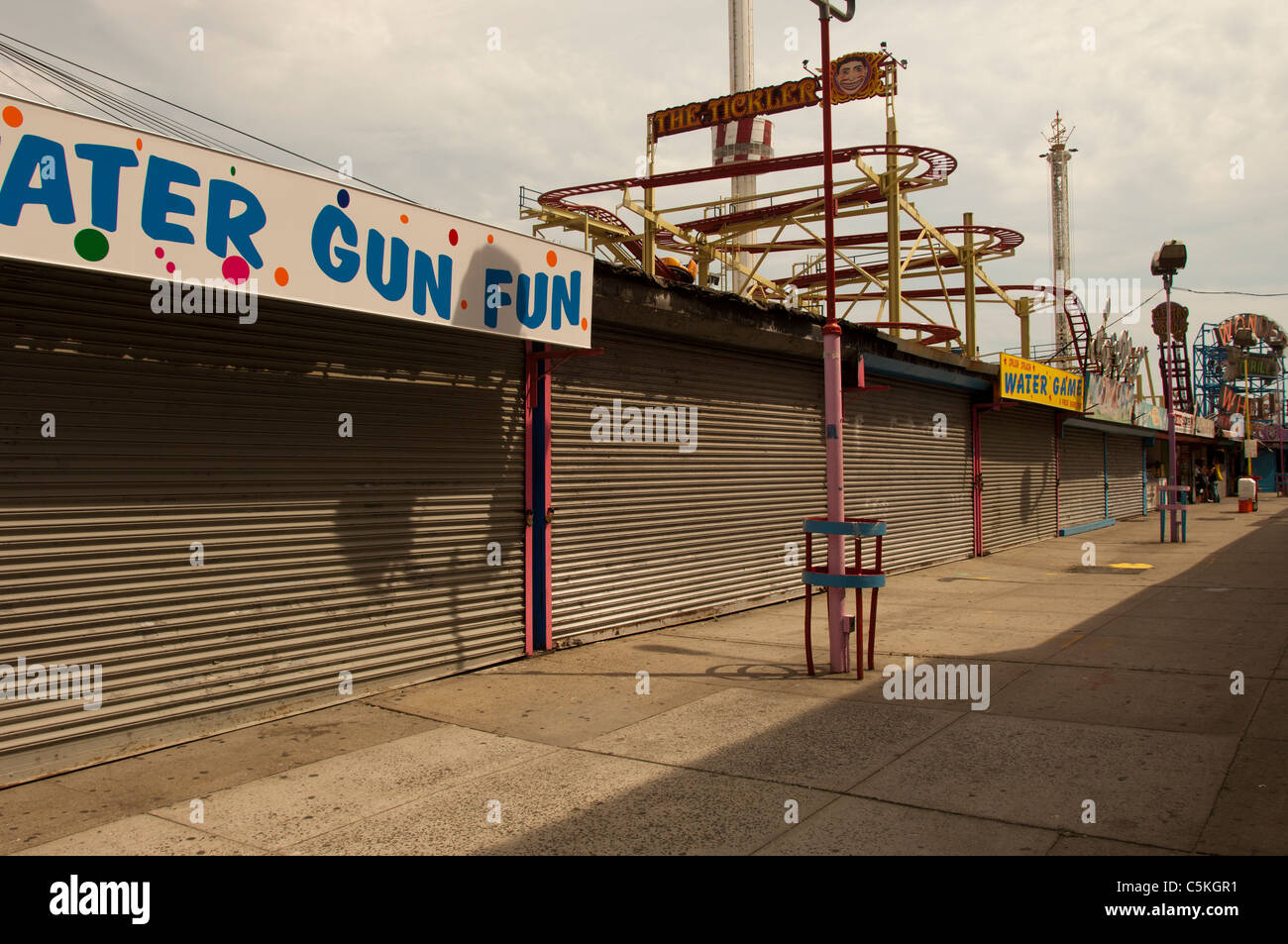 Arcade-Unternehmen auf Jones Walk in Coney Island in Brooklyn in New York am Samstag, 23. Juli 2011 geschlossen. (© Richard B. Levine) Stockfoto