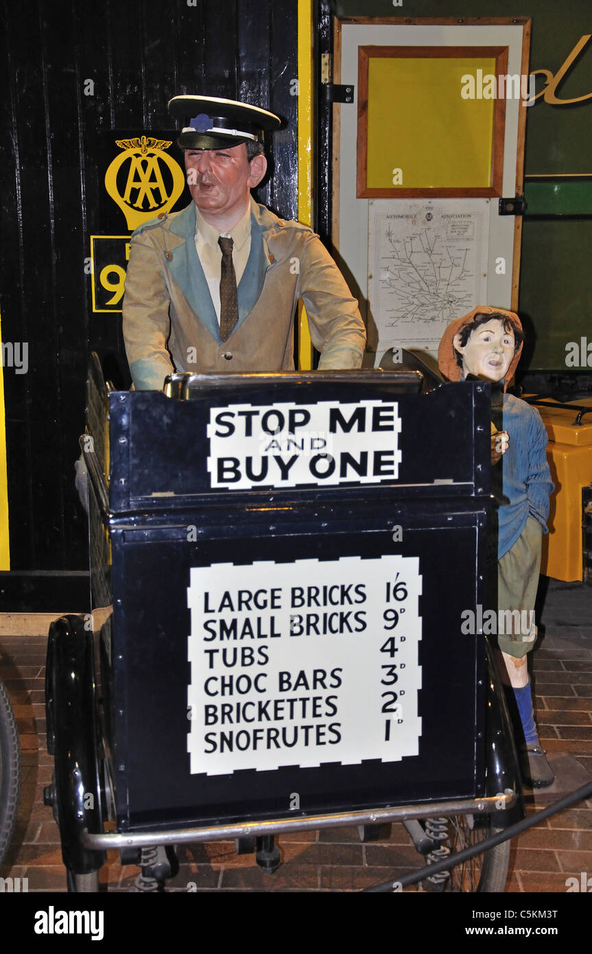 Eisverkäufer-hausieren Fahrzeug, The National Motor Museum, Beaulieu, New Forest, Hampshire, England, Vereinigtes Königreich Stockfoto