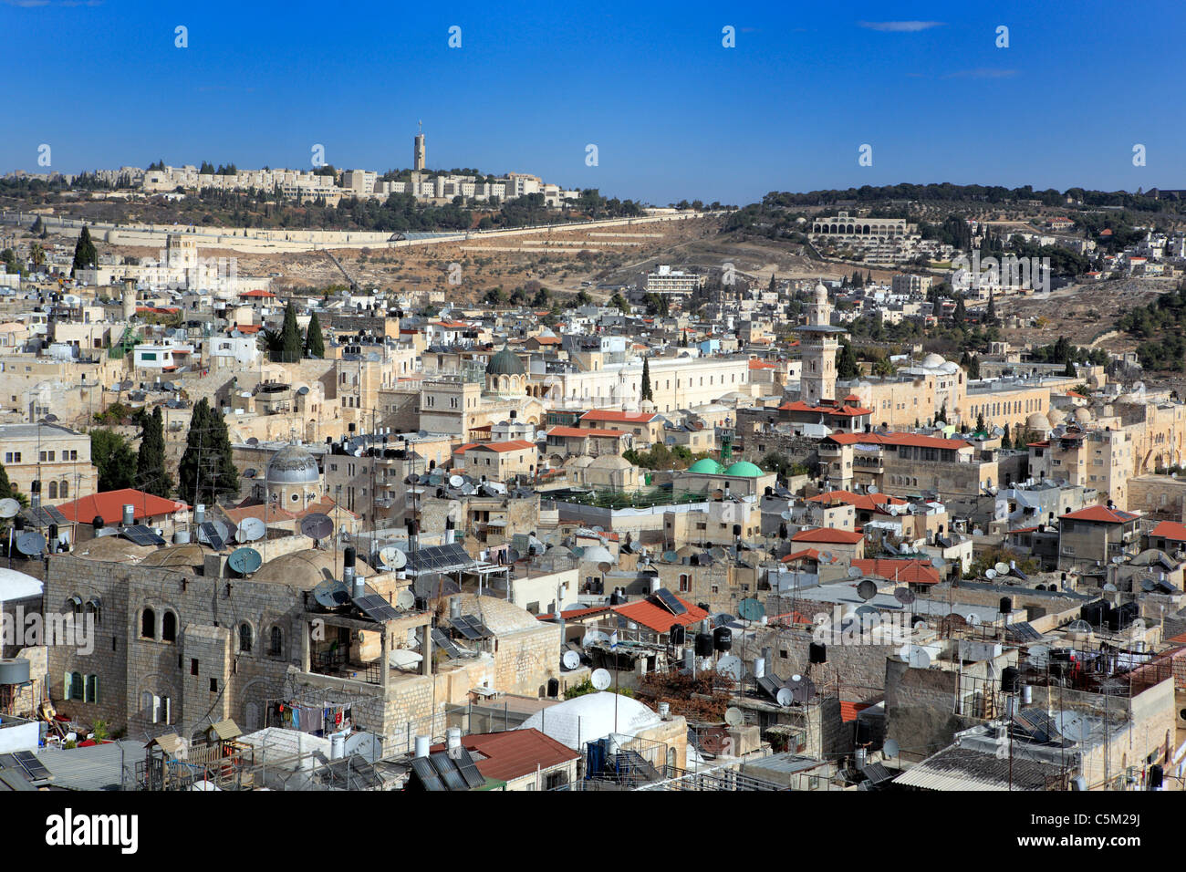 Blick auf die Altstadt vom Redemeer Kirchturm, Jerusalem, Israel Stockfoto