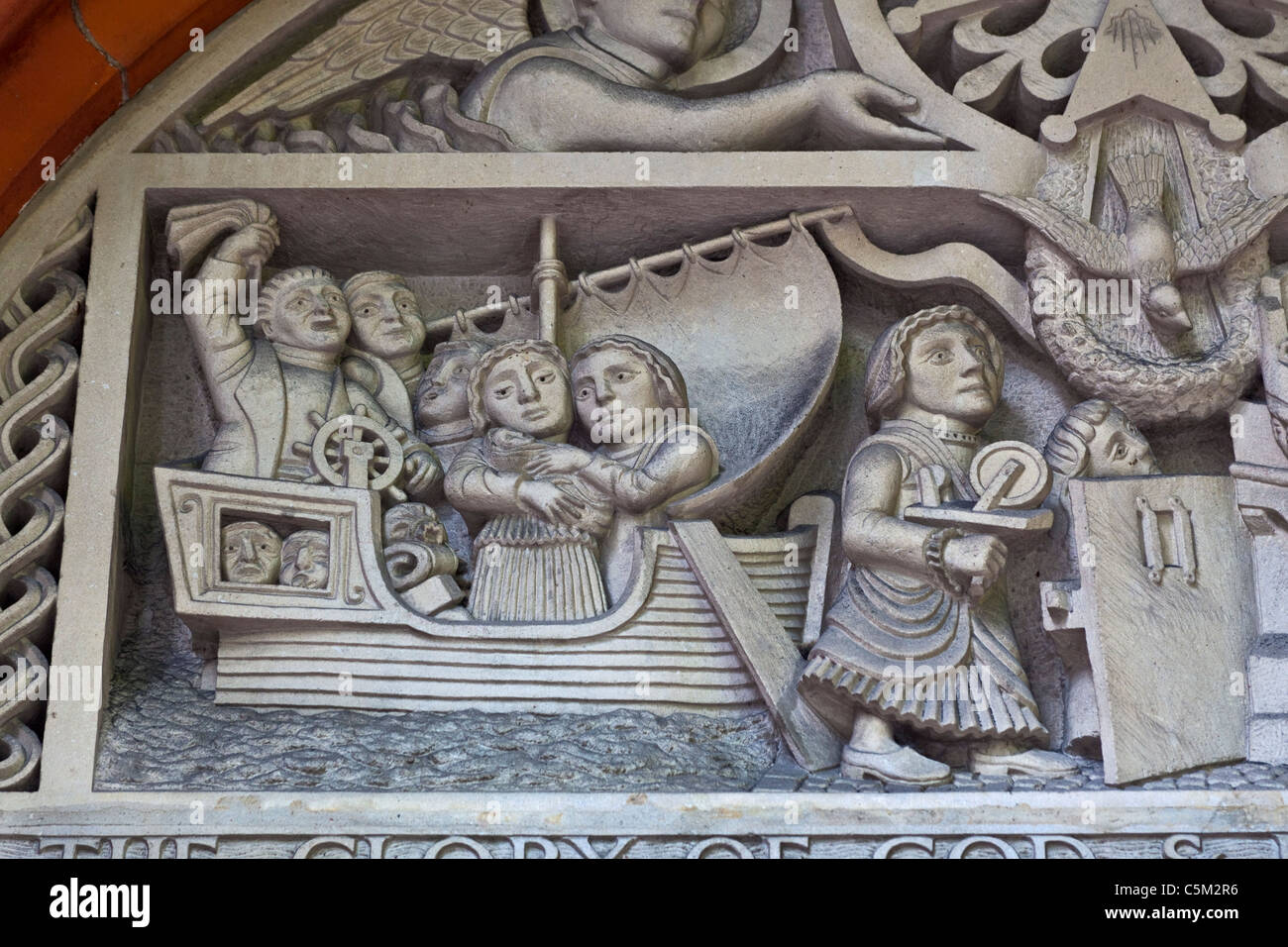 London, Soho Square A stone Panel an die französische protestantische Kirche Juli 2011 Stockfoto