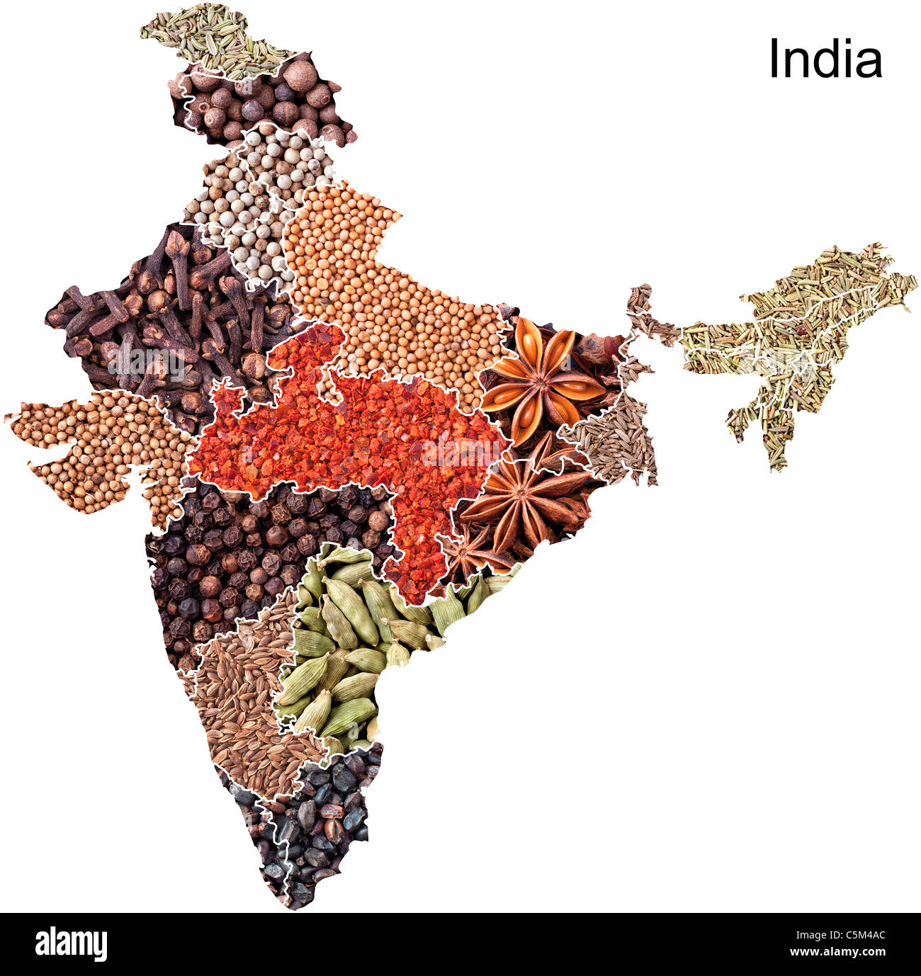 Politische Karte von Indien mit Gewürzen und Kräutern auf weißem Hintergrund Stockfoto