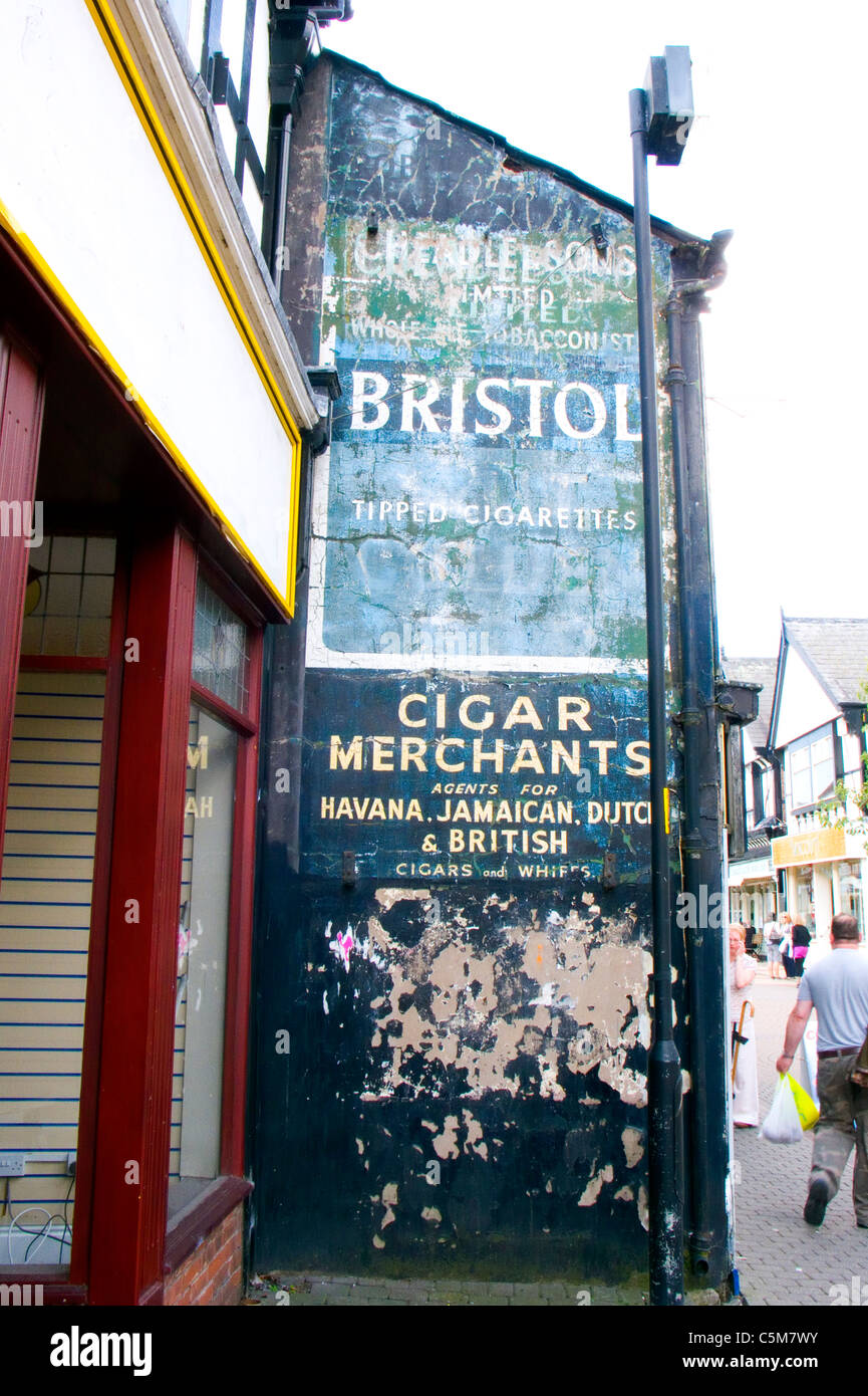Tabacco Ad gemalt an Wand in Northwich Cheshire UK Stockfoto