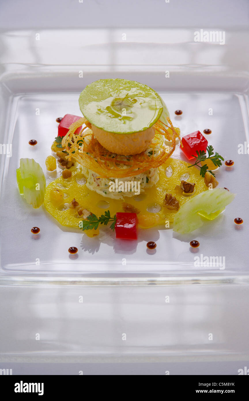 Leicht Curry Krabbensalat mit Granny Smith Apfel & Lotus Wurzel Stockfoto