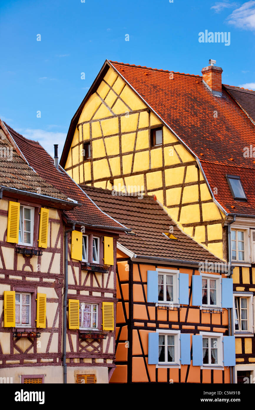 Bunte Fachwerkhäuser Petite Venedigs Altstadt Colmar, entlang der Quai De La Poisonnerie, Elsass Haut-Rhin-Frankreich Stockfoto