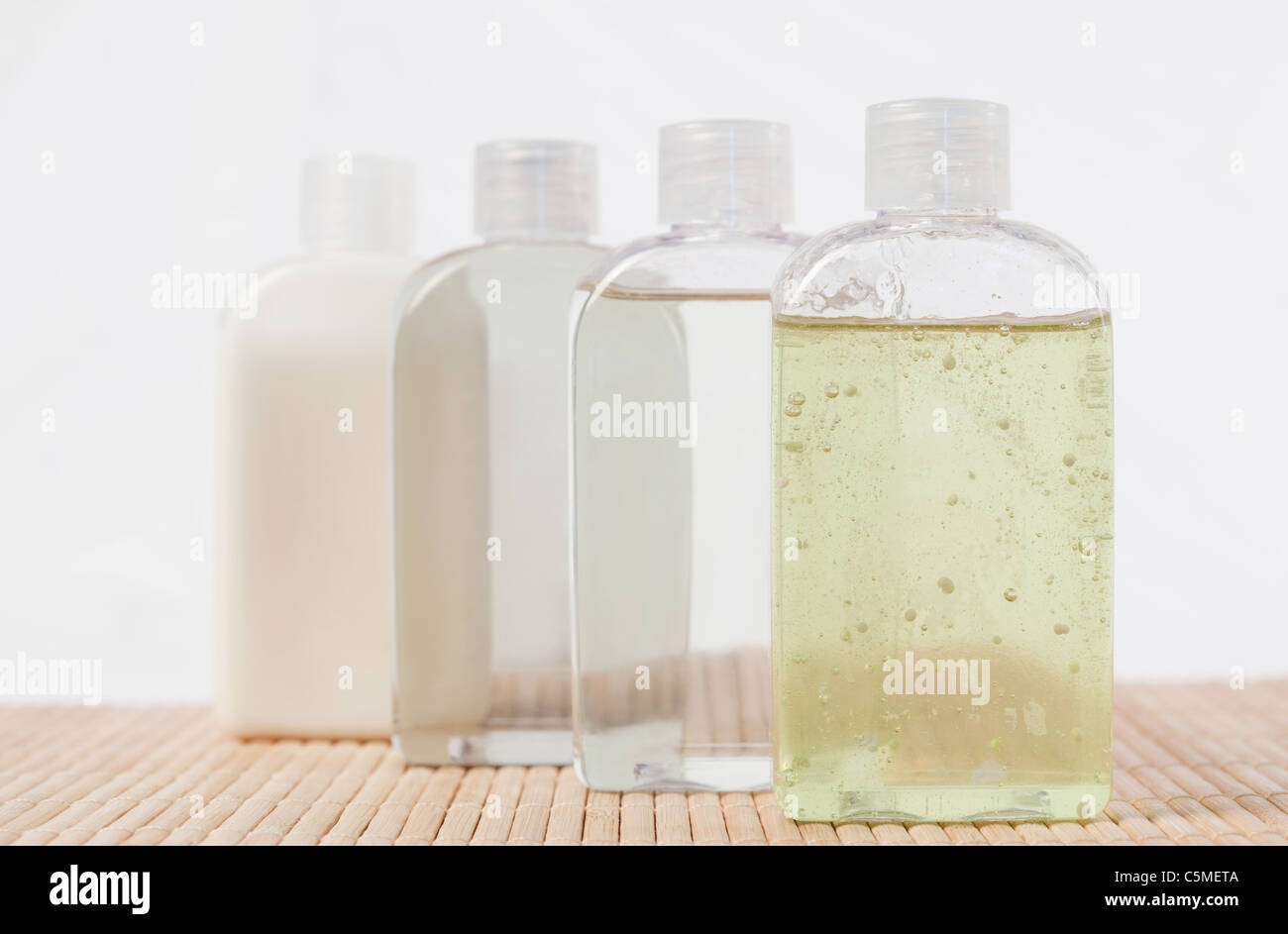 Nahaufnahme von Massage-Öl-Flaschen Stockfoto