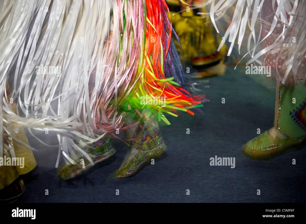 Einheimische Tänzer bei der Jahresfeier der Tsuu T'ina First Nation, westlich von Calgary Alberta Stockfoto