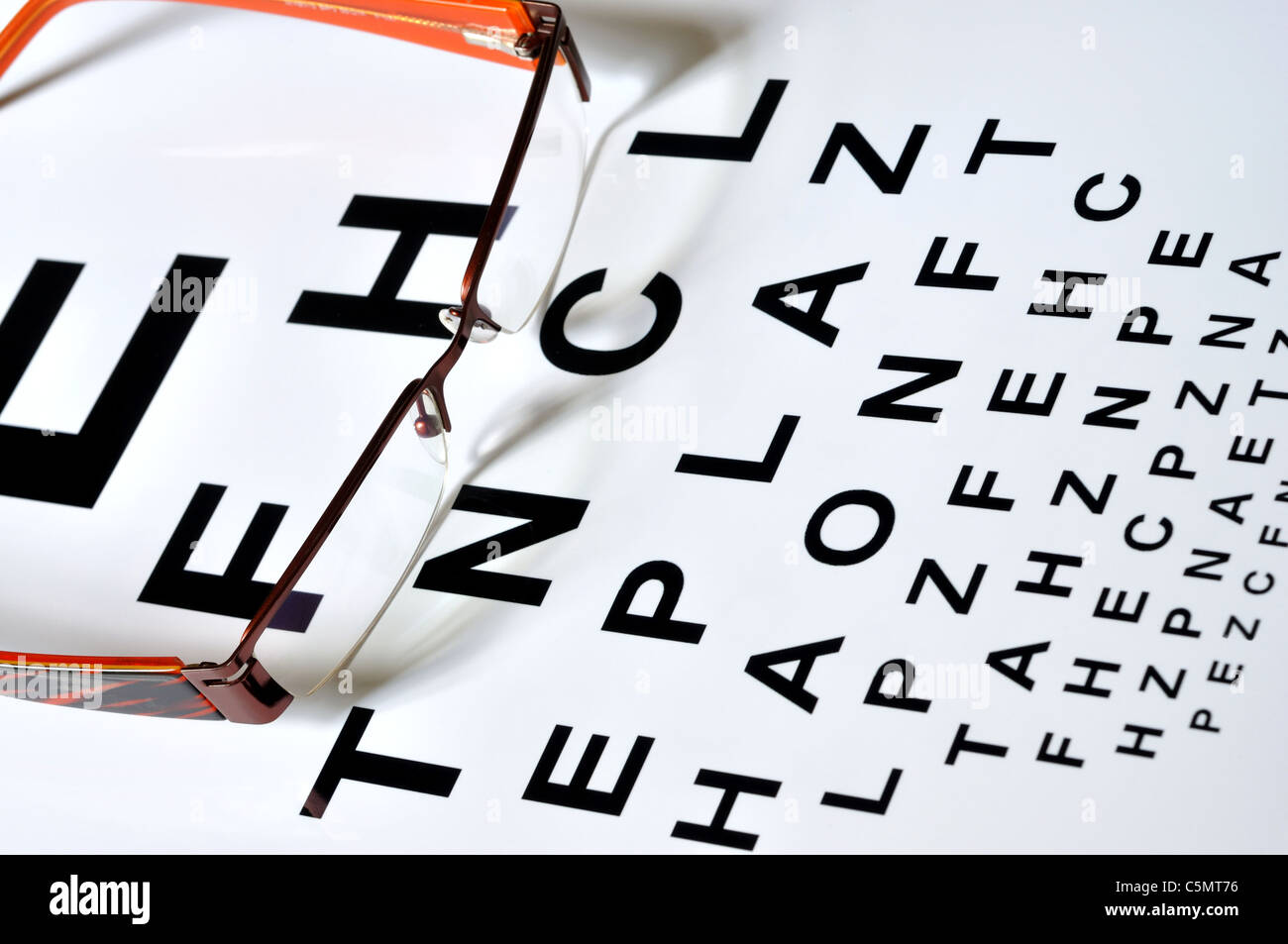 Brille auf Vision Test-chart Stockfoto