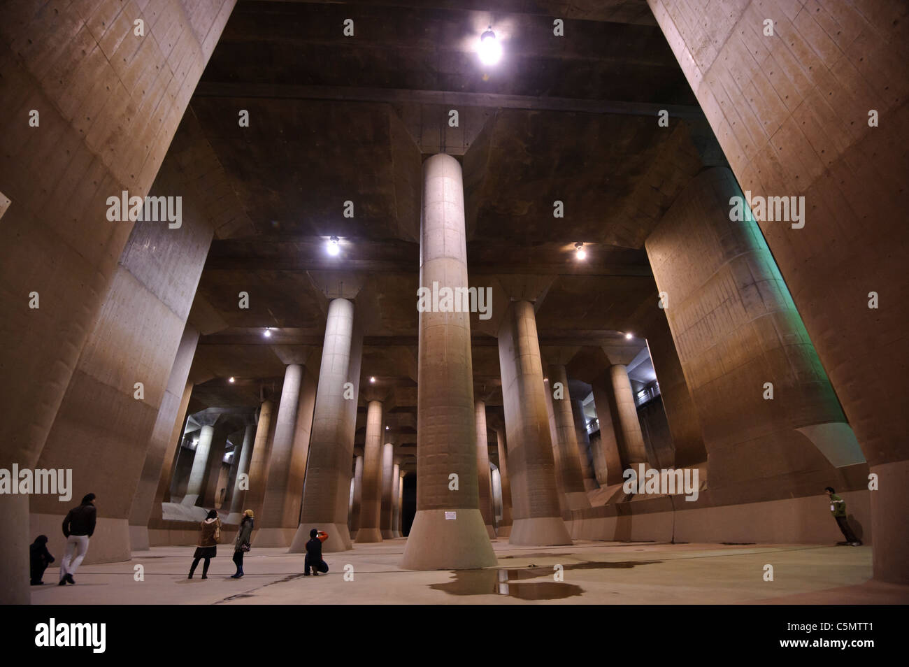 Die "Wasser entladen Tunnel am Stadtrand von Tokio" ist eines der größten Bauprojekte der Welt. Stockfoto