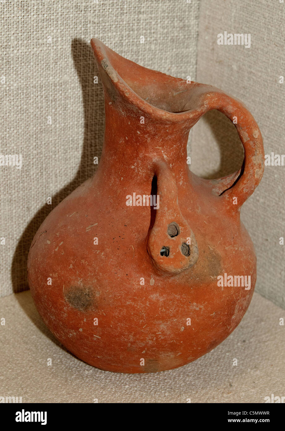 Kleinen Schnabel spritzte Krug Frühbronzezeit 3. Jahrtausend v. Chr. Antalya Bolgesi Region Türkei türkische Keramik Stockfoto