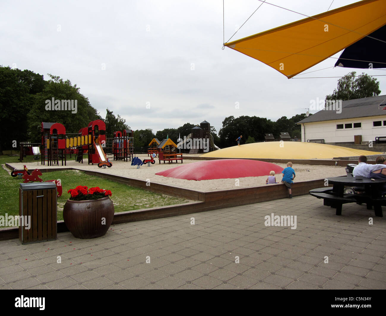 Spielplatz auf einem dänischen Campingplatz, Krusa, Jütland, Dänemark Stockfoto