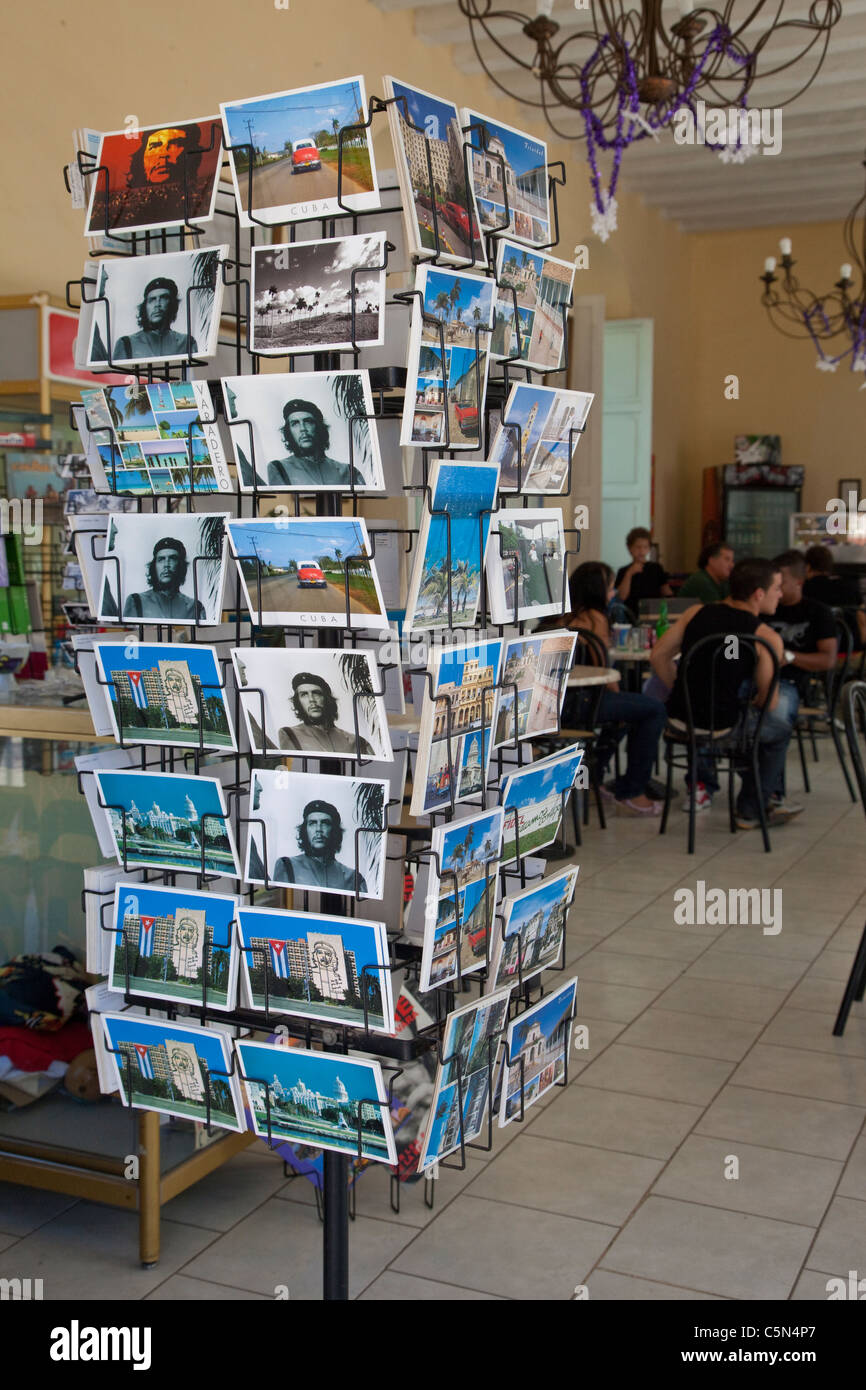 Kuba, Trinidad. Postkarten von Che Guevara. Stockfoto