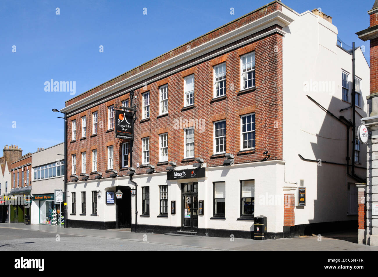 Brentwood High Street sonniger Tag Sugar Hut Village Restaurant Lounge & Nachtclub Gebäude für einige der "The Only Way is Essex" TV-Show England UK Stockfoto