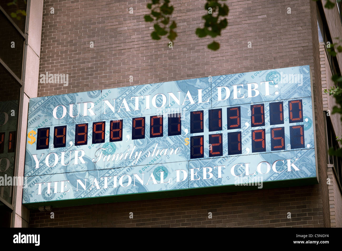 Die National Debt Clock in New York ist auf Dienstag, 26. Juli 2011 zu sehen Stockfoto