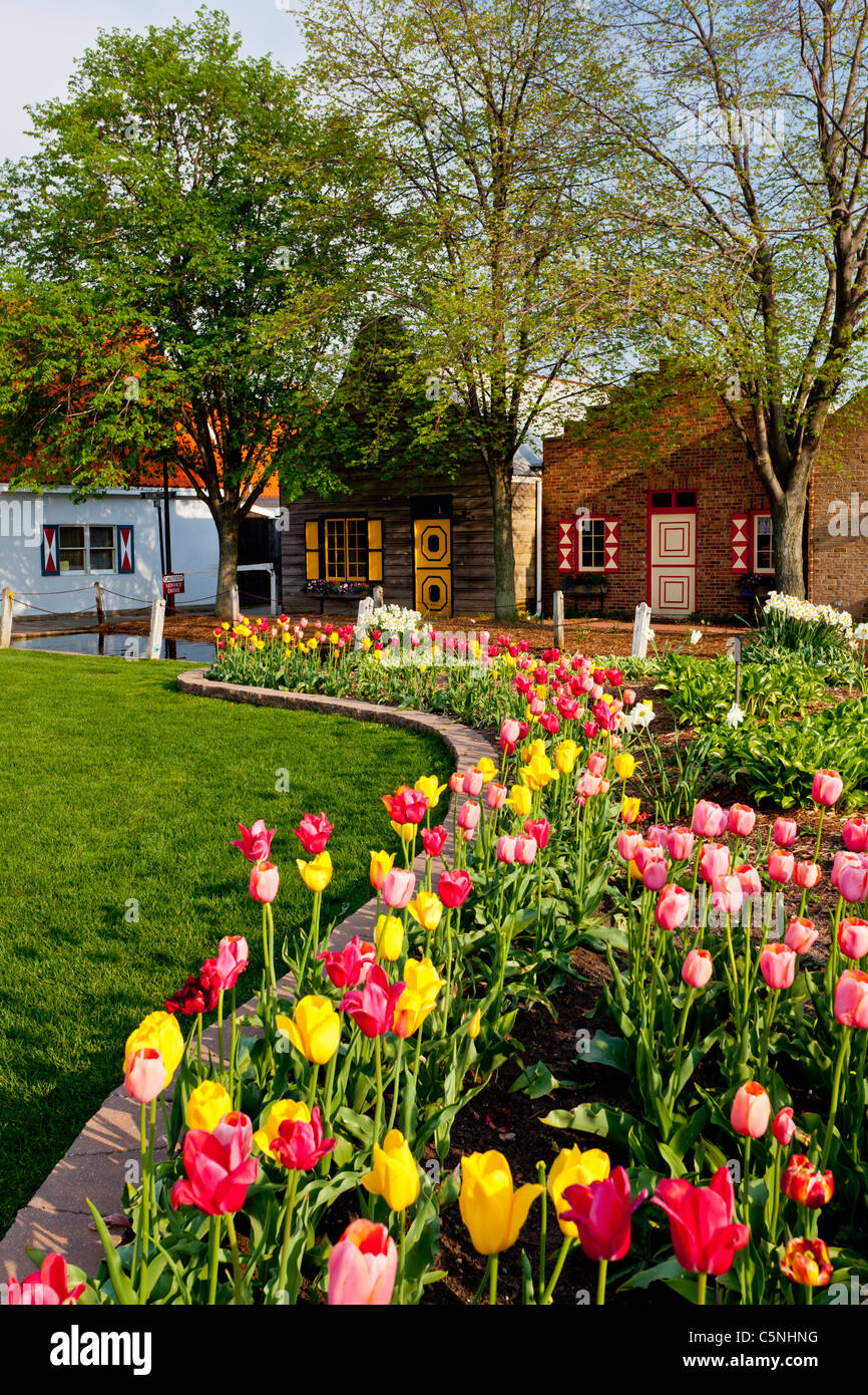 Architektur und Geschäfte der niederländischen Dorf Touristenattraktion in Holland, MIchigan, USA. Stockfoto