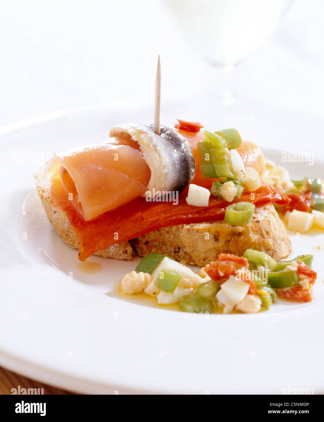 Lachs und ancho -Fotos und -Bildmaterial in hoher Auflösung – Alamy Lachs und ancho -Fotos und -Bildmaterial in hoher Auflösung – Alamy