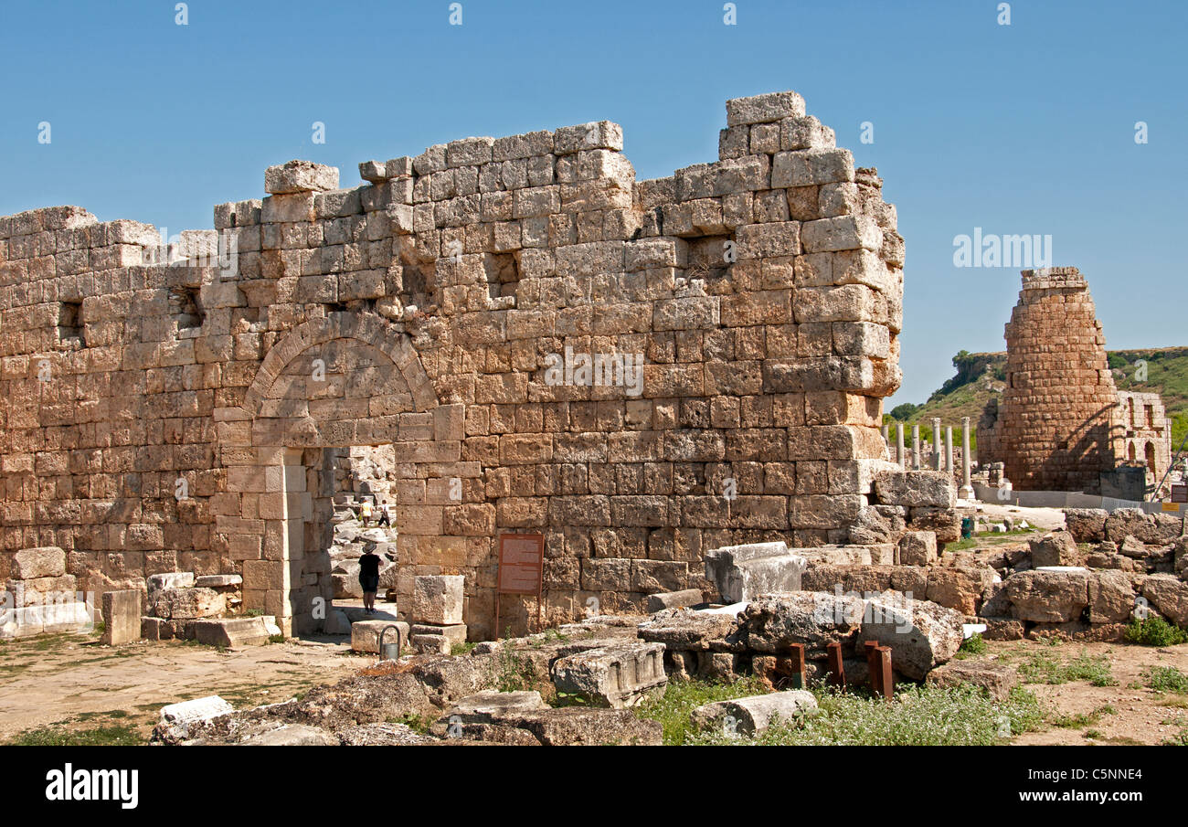 Perga, griechisch Perge, antike Stadt Pamphylien, Antalya, Türkei, 1209 v. Chr., Anbetung der Königin Artemis, Eine rein anatolische Naturgöttin, Stockfoto