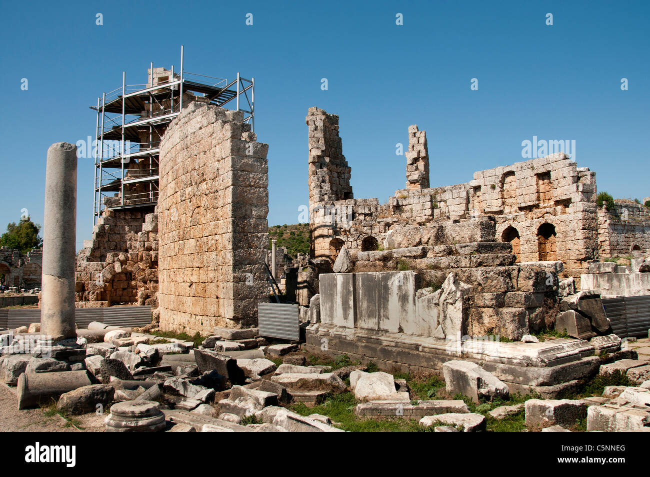 Perga, griechisch Perge, antike Stadt Pamphylien, Antalya, Türkei, 1209 v. Chr., Anbetung der Königin Artemis, Eine rein anatolische Naturgöttin, Stockfoto