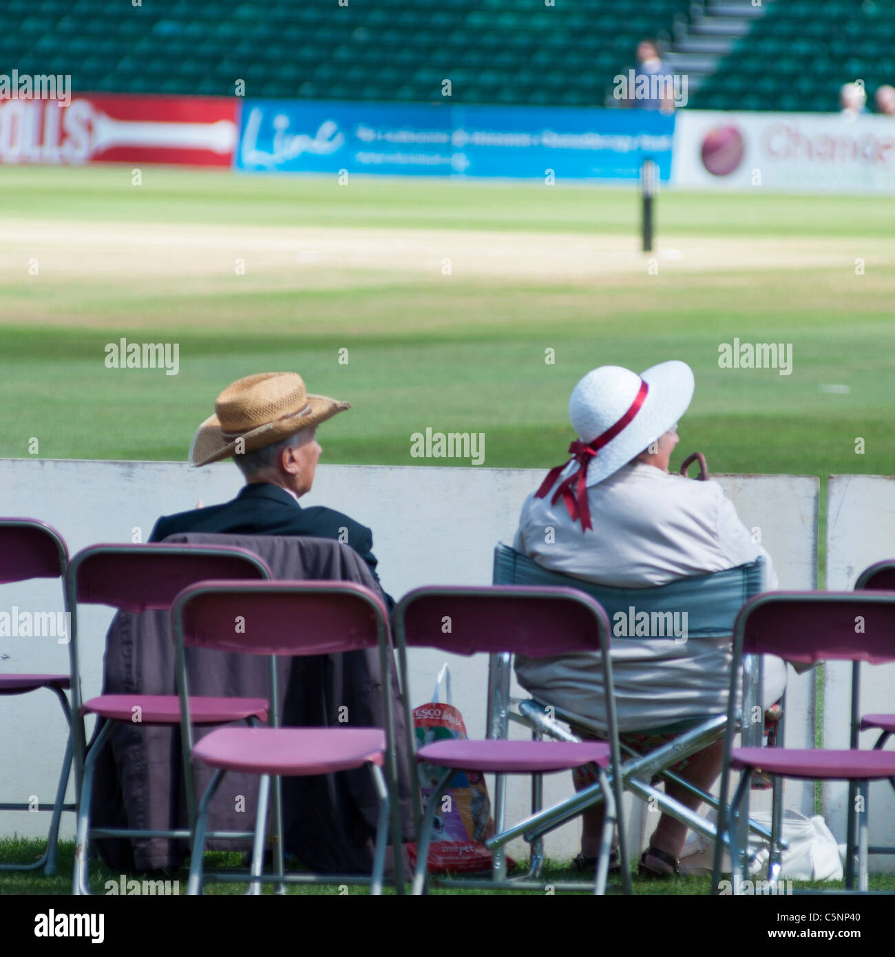 Eine sehr englische Szene am Cheltenham Cricket ground, Gloucestershire, UK. Stockfoto