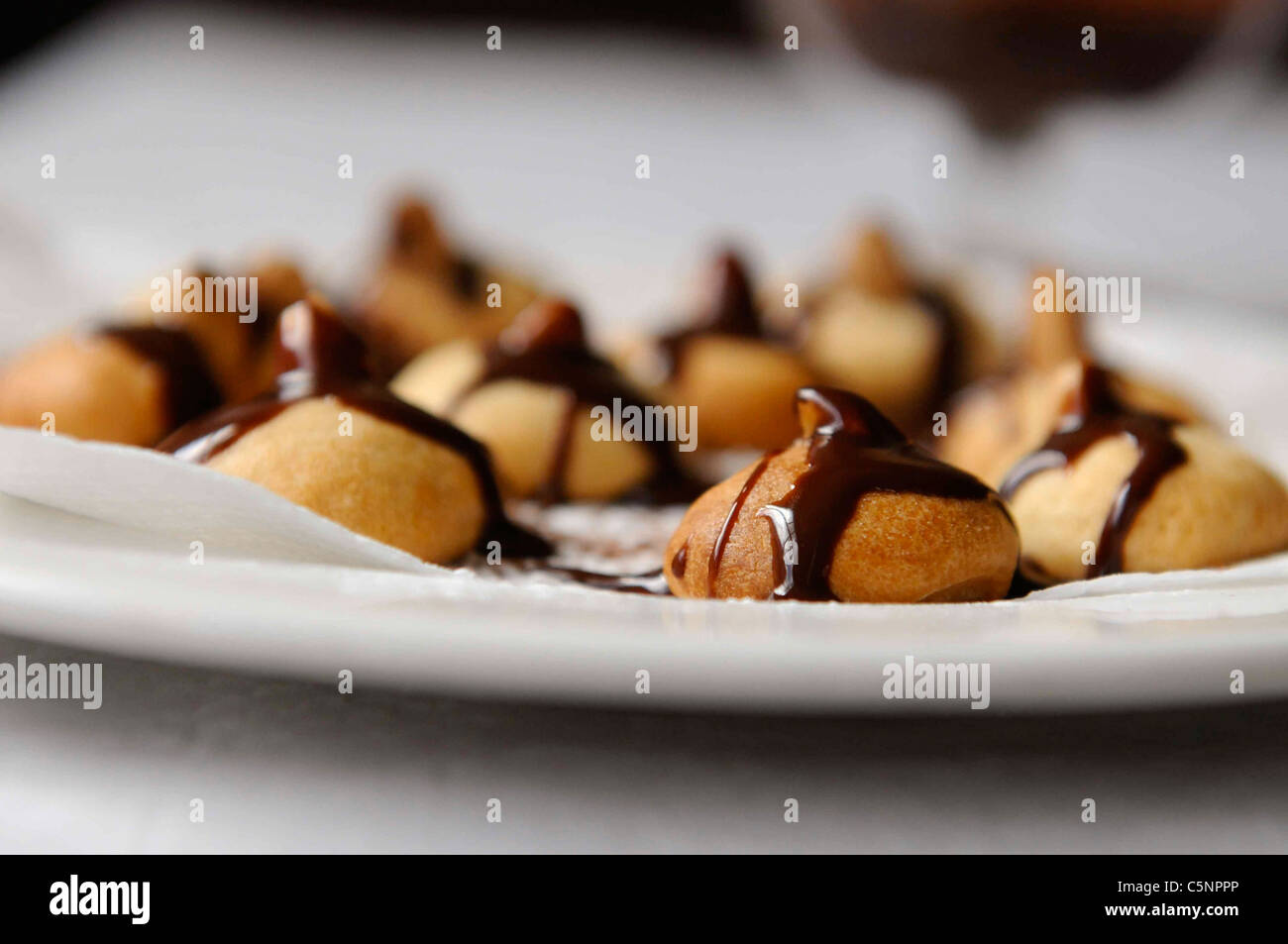 Italienische Cookies (Baci di Dama) Stockfoto