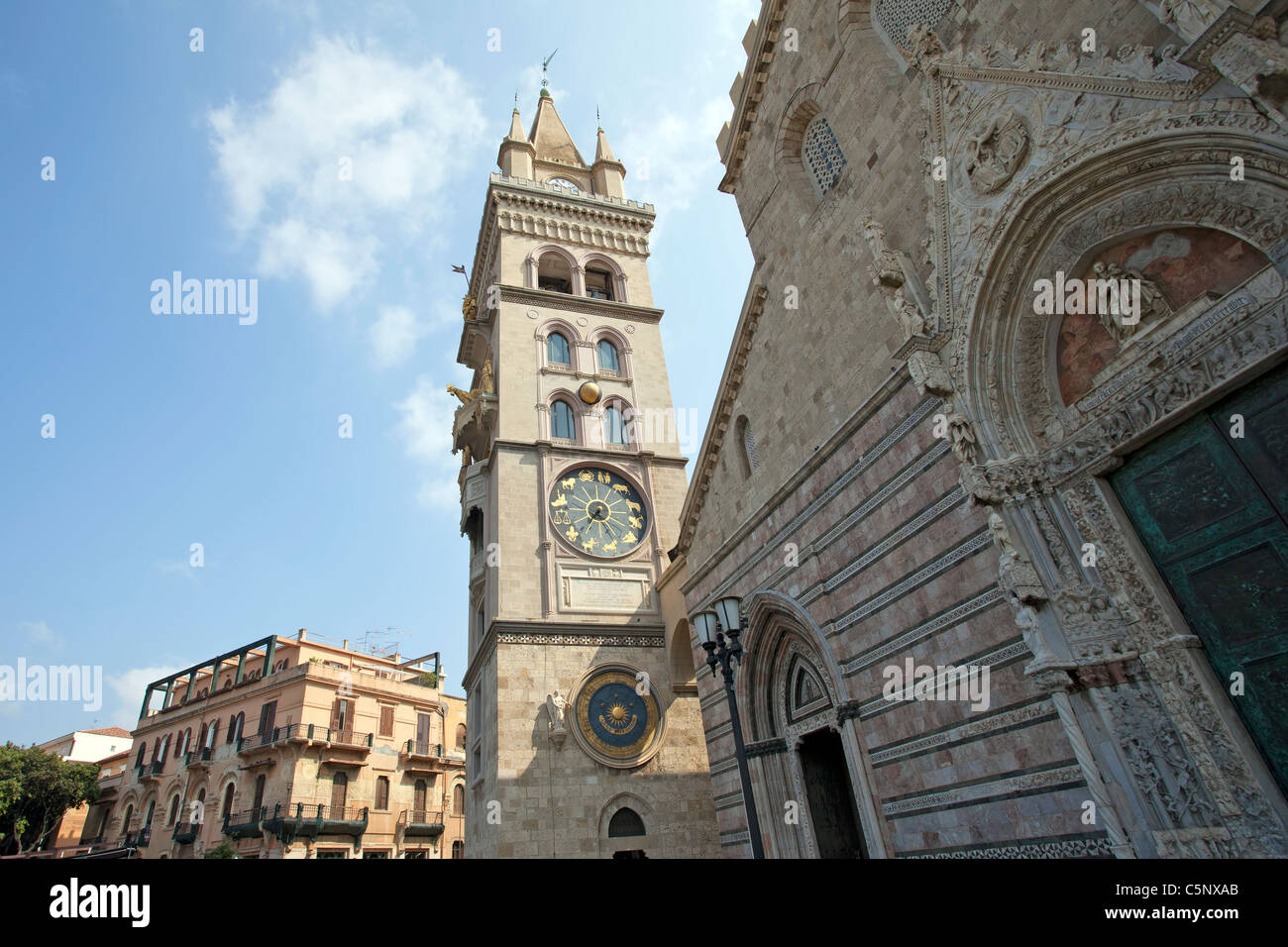 Kathedrale von Messina, Sizilien und Uhrturm. Don Despain Wiederaufleben Fotos Stockfoto