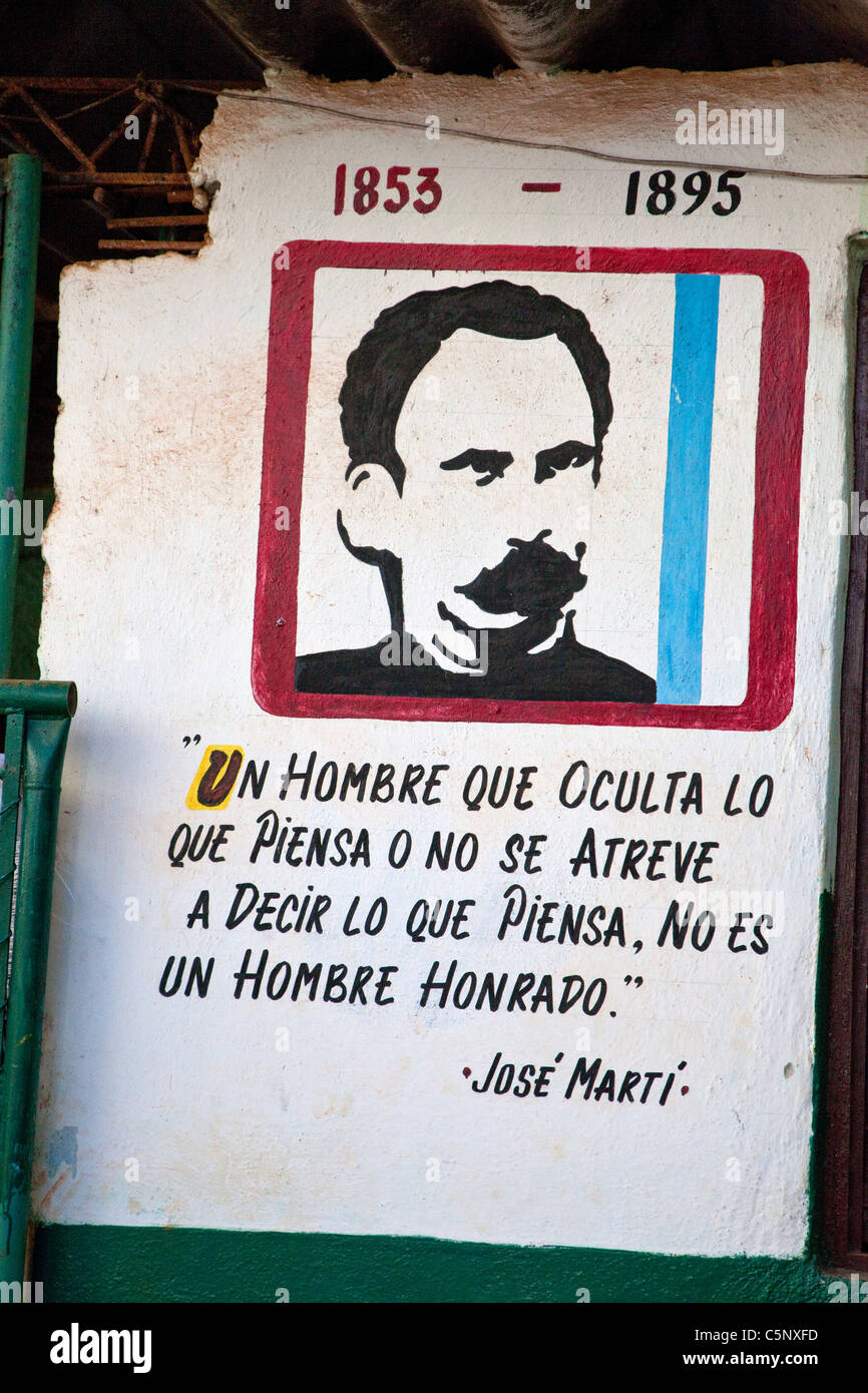 Zitat von Jose Marti: ein Mann, der versteckt, was er glaubt, oder wer nicht wagt zu sagen, was er glaubt, ist kein ehrenwerter Mann. Stockfoto
