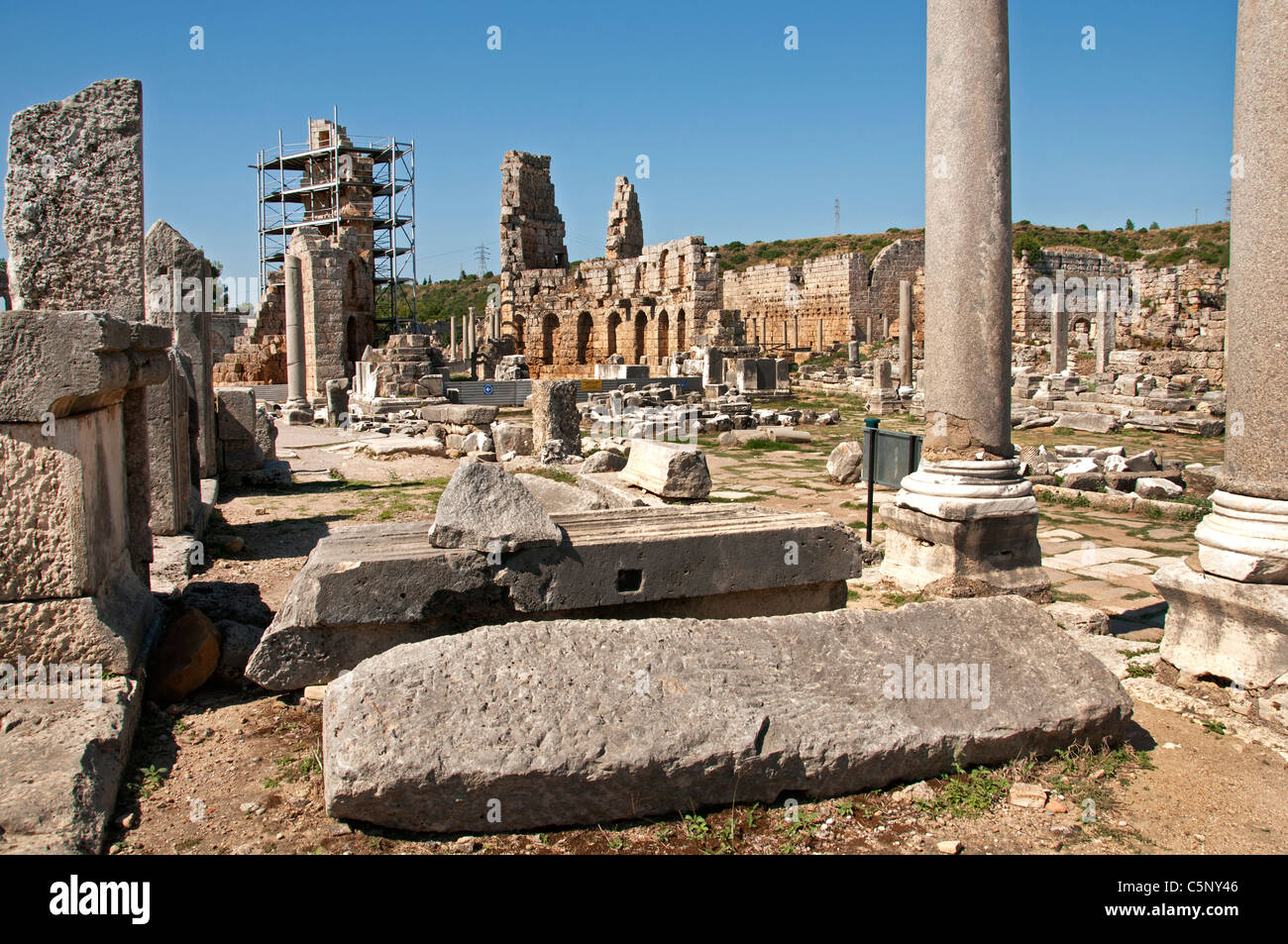 Perga, griechisch Perge, antike Stadt Pamphylien, Antalya, Türkei, 1209 v. Chr., Anbetung der Königin Artemis, Eine rein anatolische Naturgöttin, Stockfoto