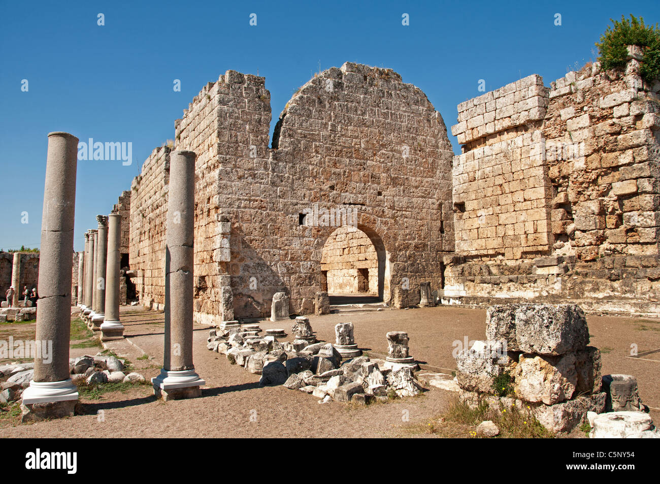 Perga, griechisch Perge, antike Stadt Pamphylien, Antalya, Türkei, 1209 v. Chr., Anbetung der Königin Artemis, Eine rein anatolische Naturgöttin, Stockfoto