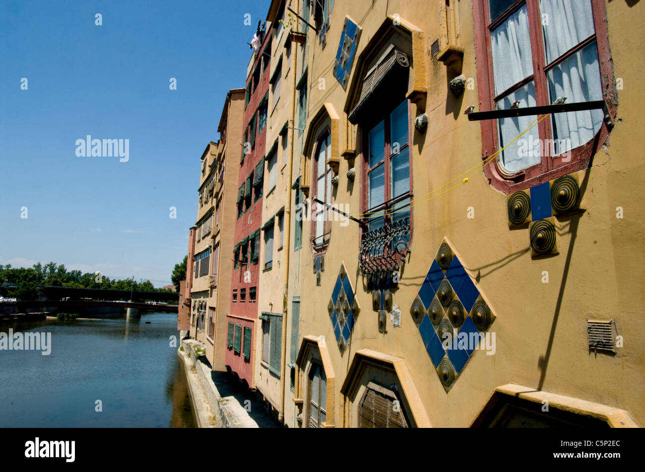 Girona Stadt und Fluss Onyar. Spanien. Stockfoto