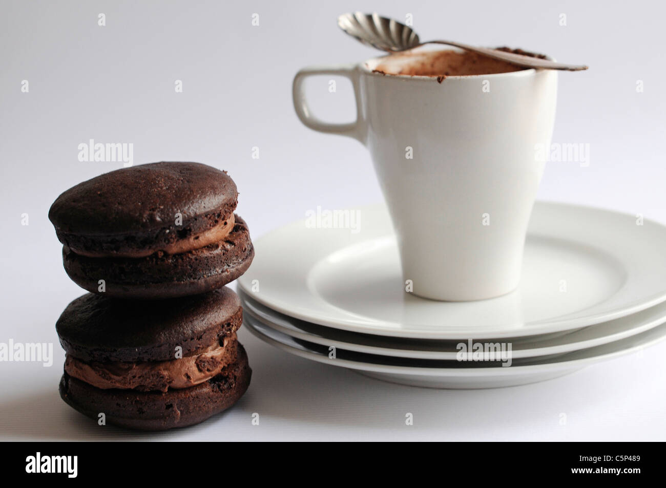 Schokoladen-Makronen Stockfoto