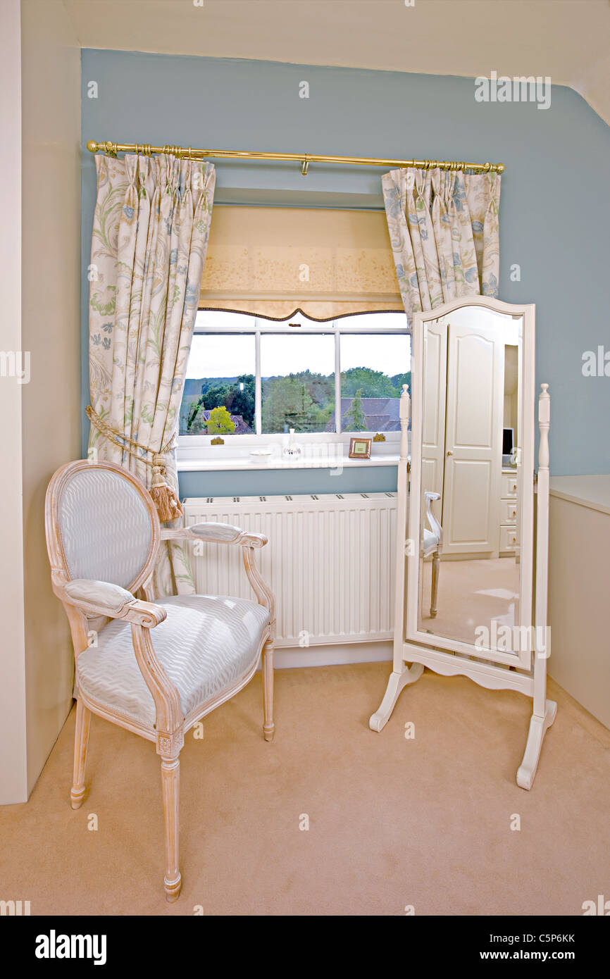 Interieur aus einem traditionellen englischen Schlafzimmer Stockfoto