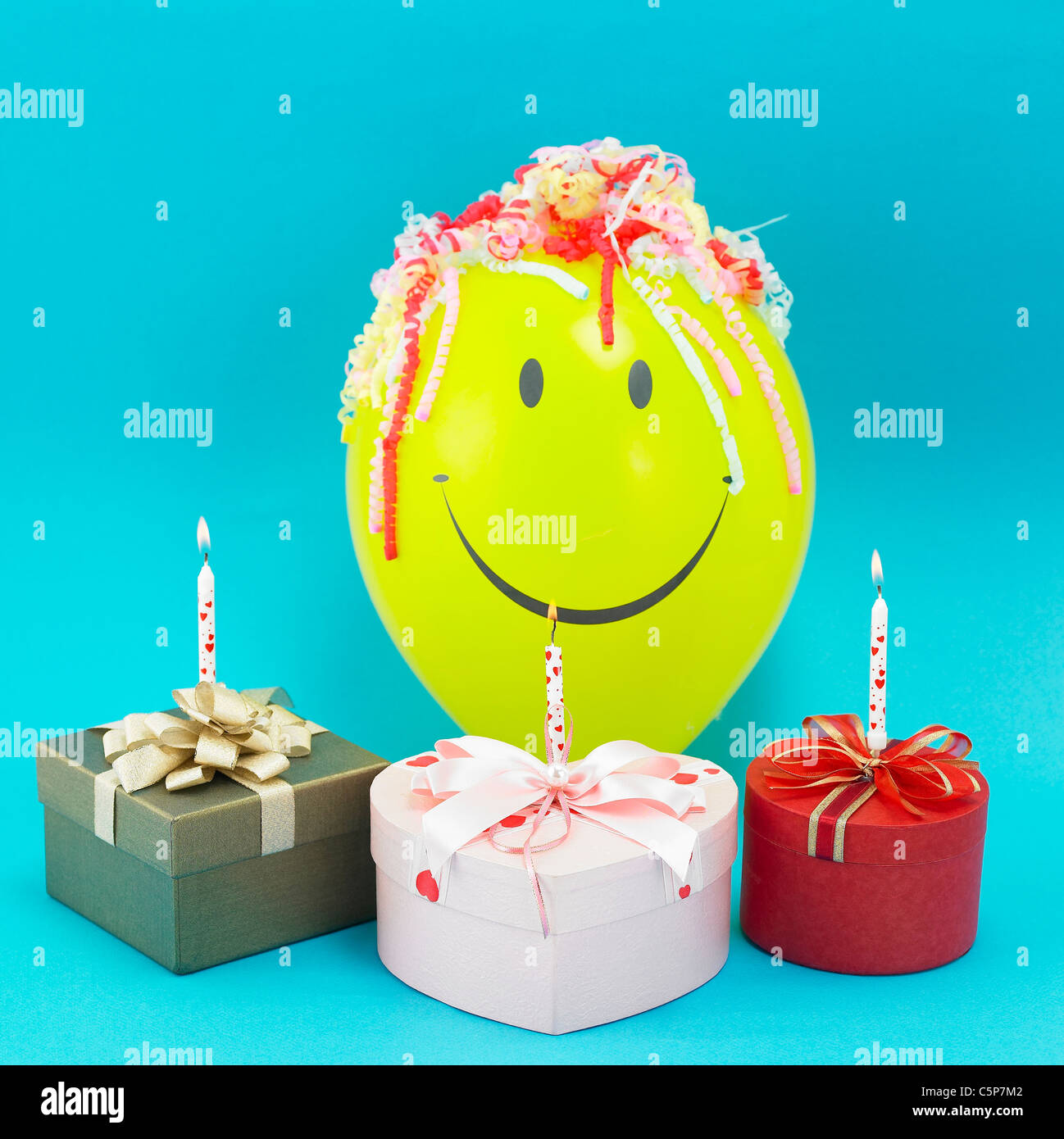 Geschenke und Ballons Stockfoto