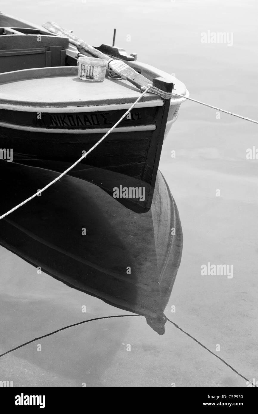 Griechischen Fischerboot im Hafen von Molyvos, Lesbos-Griechenland Stockfoto