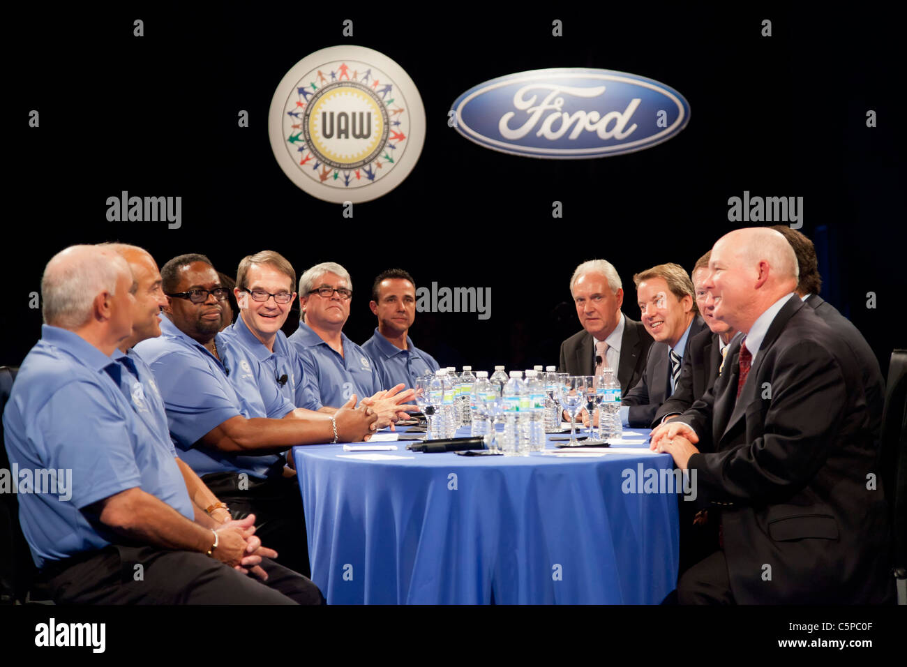United Auto Workers und Ford Motor Company beginnen die Vertragsverhandlungen Stockfoto