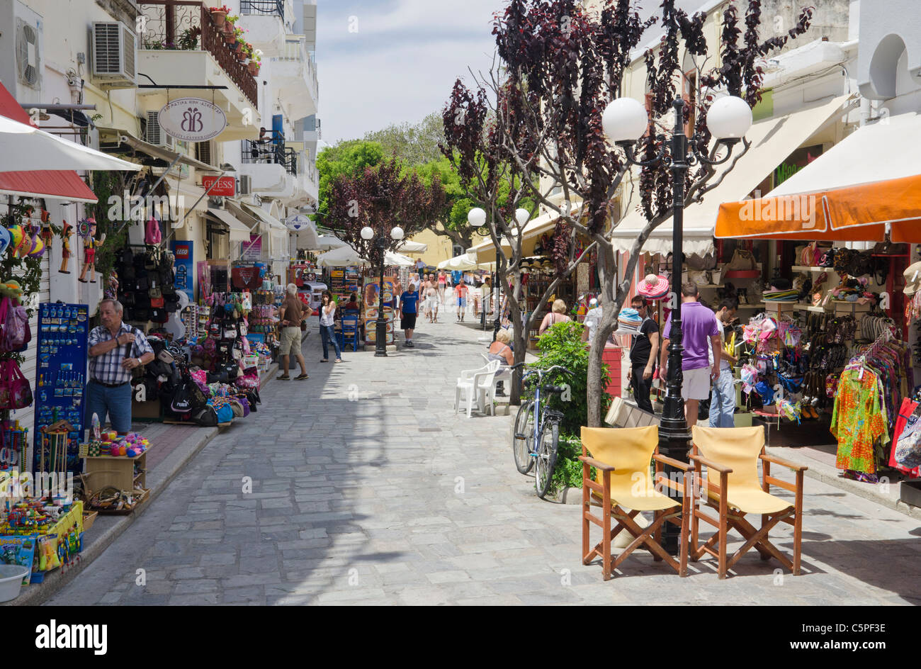 Einkaufen in KosStadt auf der Insel Kos, Griechenland Stockfotografie