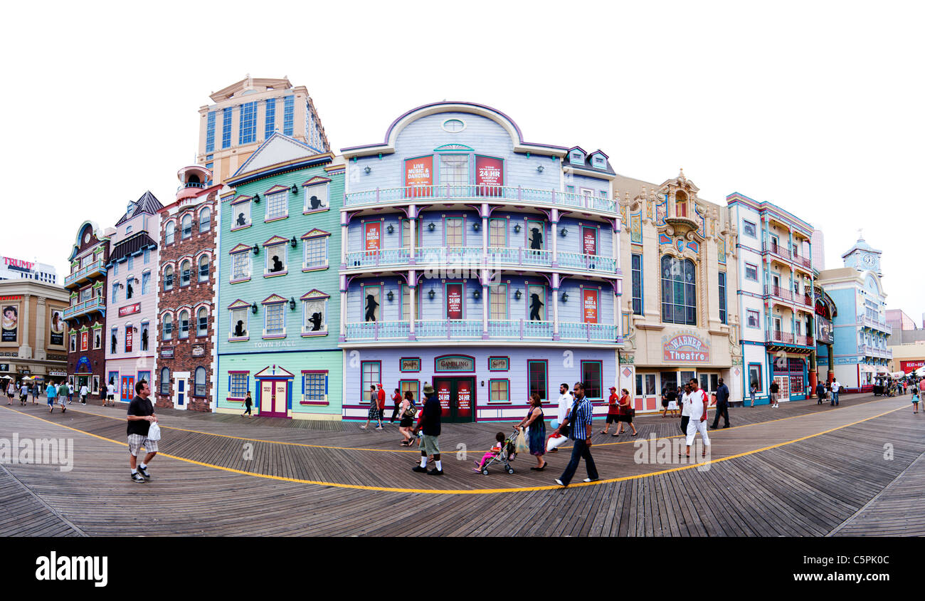 Wilde Westfassade des Bally es Casino Glücksspiel spielen in Atlantic City, NJ-New-Jersey auf der Ocean Beach Boardwalk. Stockfoto