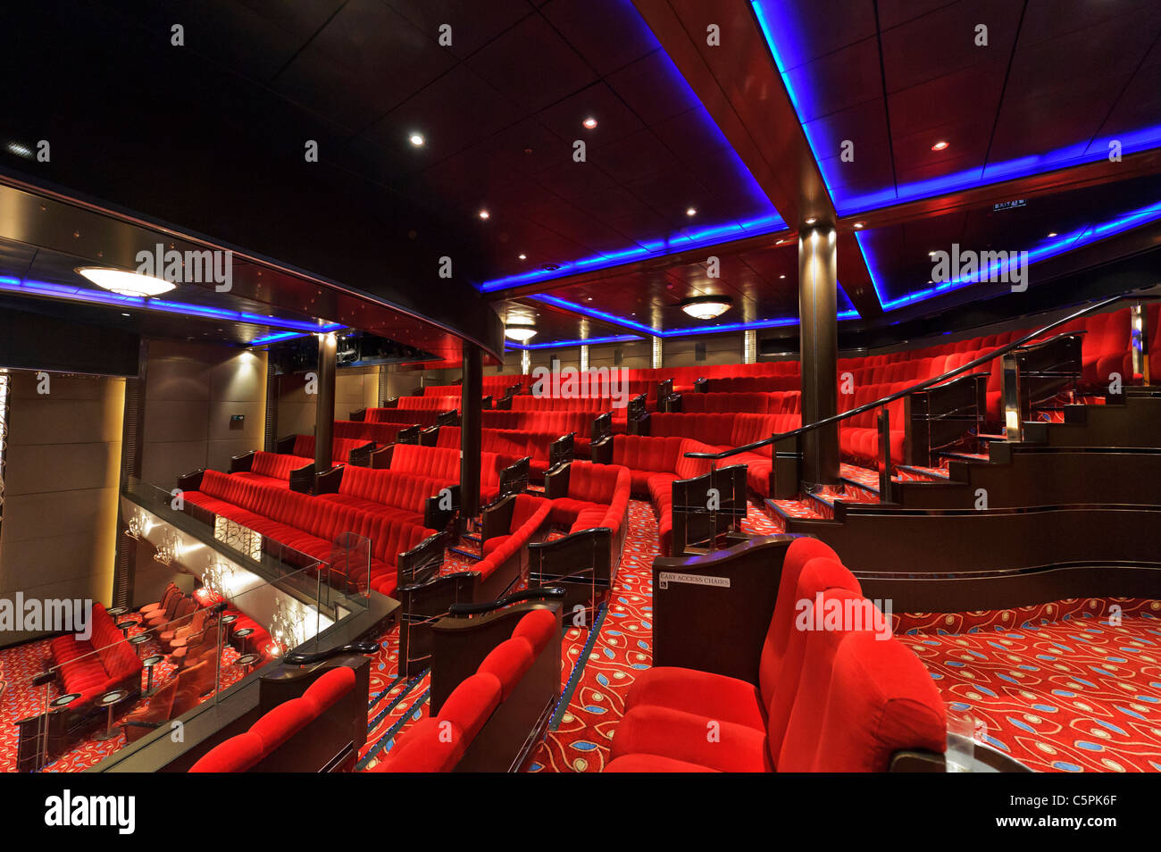 Royal Court Theatre, Deck 3, Kreuzfahrtschiff Queen Mary 2