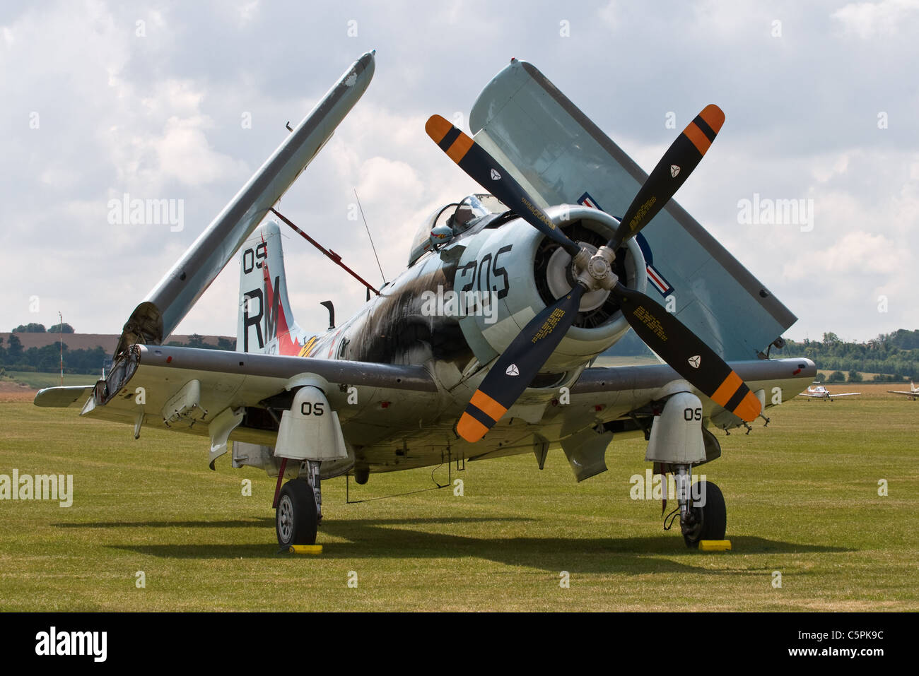 Douglas Skyraider A - 1D mit gefalteten Flügeln Stockfoto