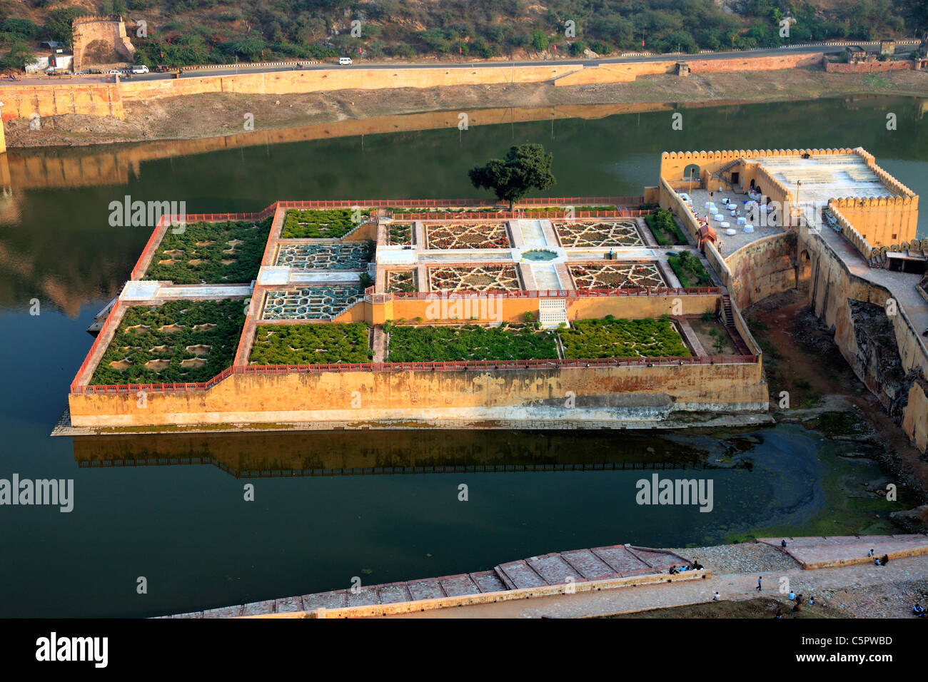 Maota See und Garten unterhalb der Amer Fort, Jaipur, Rajasthan, Indien Stockfoto