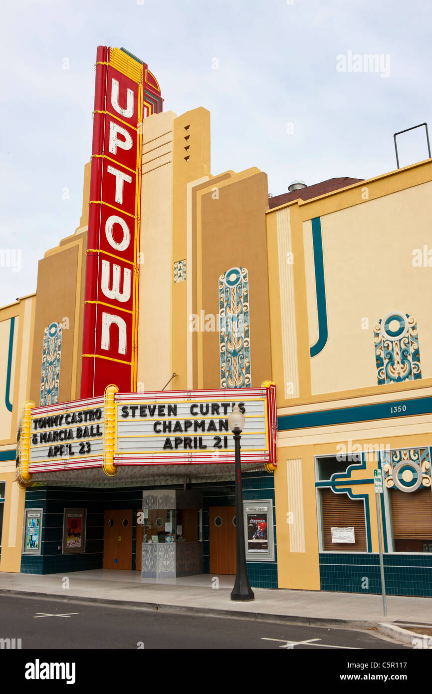Außenseite des Uptown Theatre mit Festzelt zu unterzeichnen, Napa, Kalifornien, Vereinigte Staaten von Amerika Stockfoto