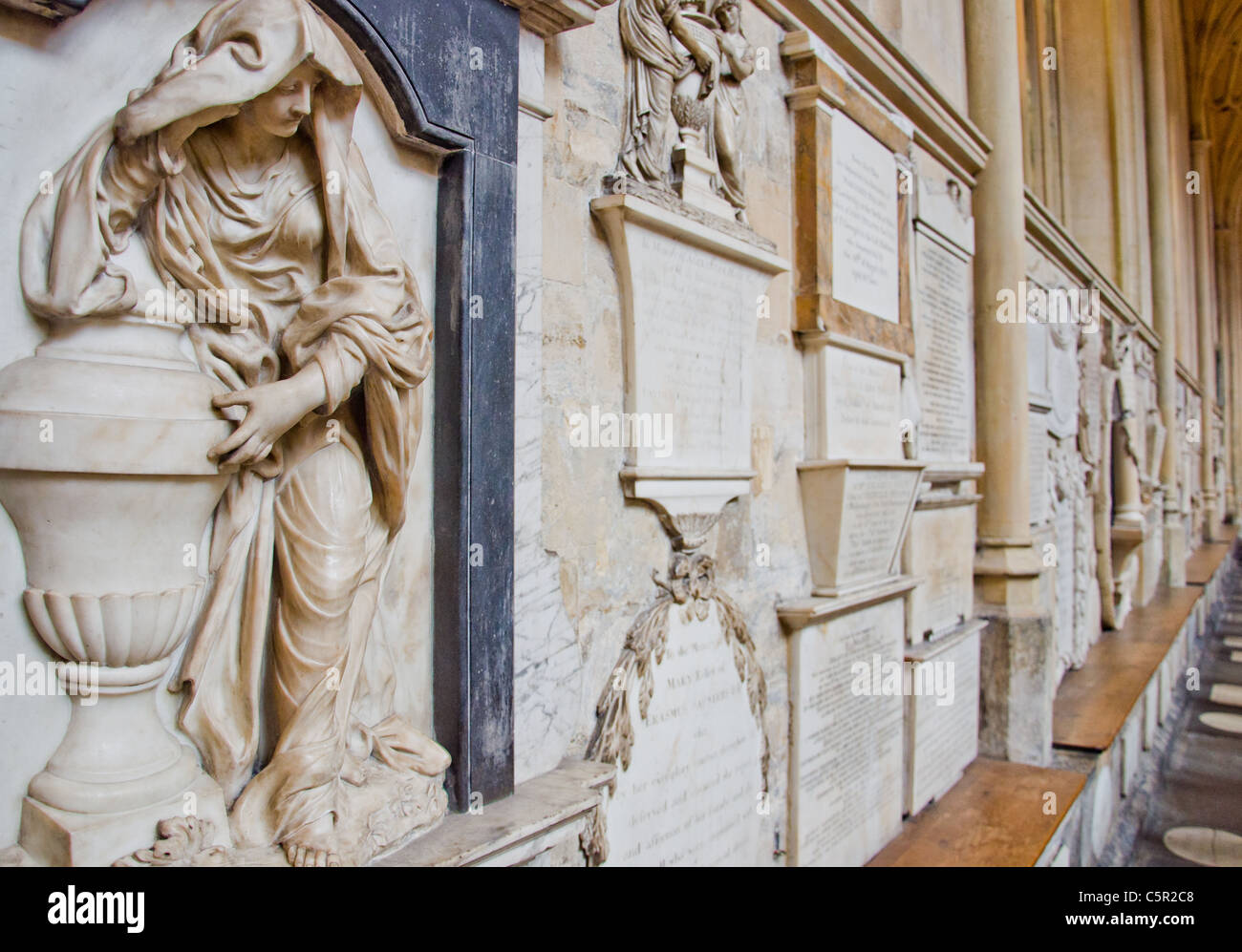 In memoriam Steinen im Inneren der Kathedrale von Bath, Bath, England Stockfoto