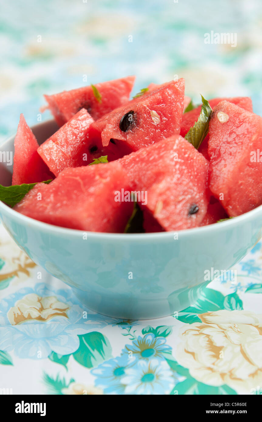 Scheiben in eine Tasse frische Wassermelone Stockfoto