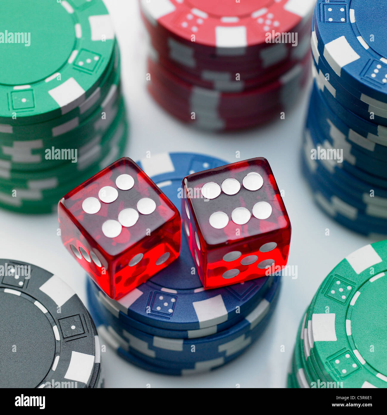 Würfel und Glücksspiel-chips Stockfoto